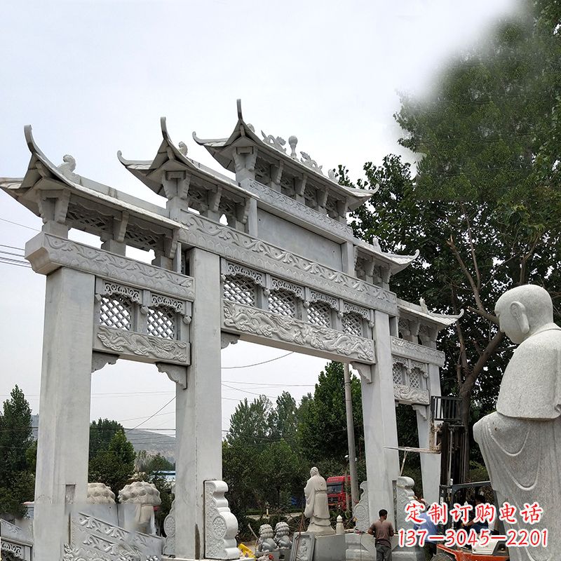 烟台雕塑公园门口牌坊