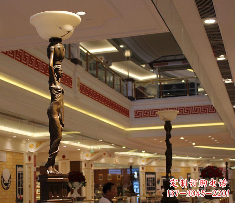 烟台高端玻璃钢仿铜雕塑——女人雕塑