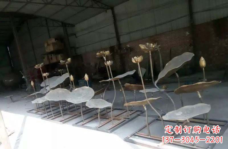 烟台精美锻铜荷花荷叶雕塑