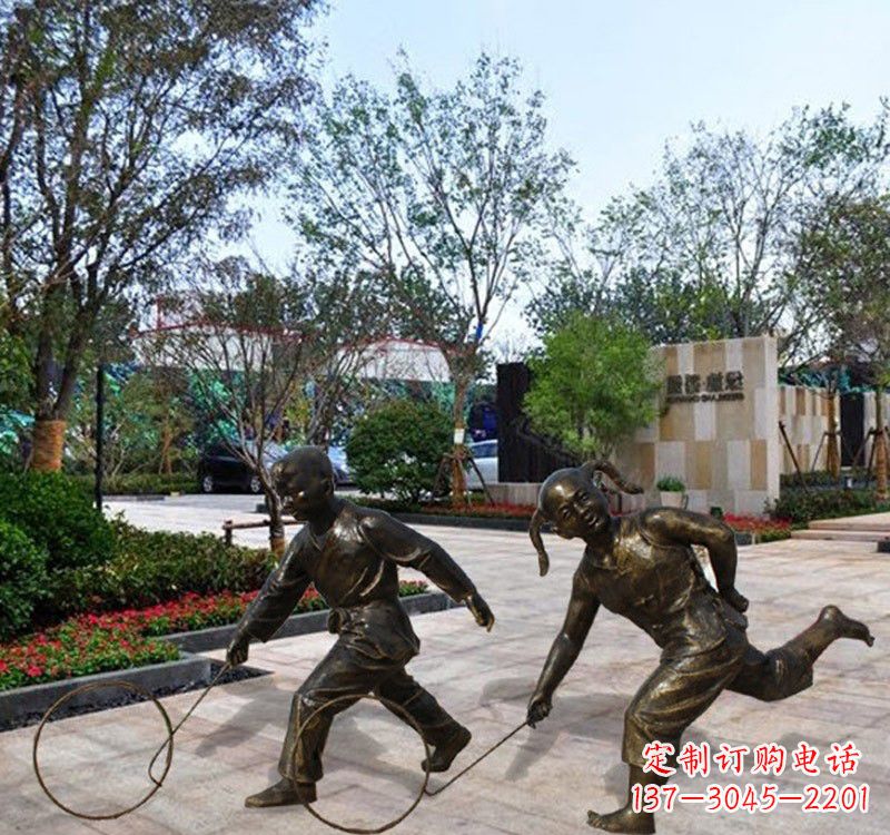 烟台儿童滚铁环铜雕塑