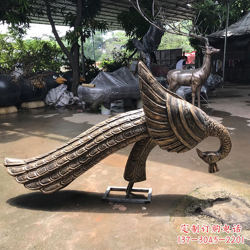 烟台仿铜玻璃钢定制孔雀雕塑