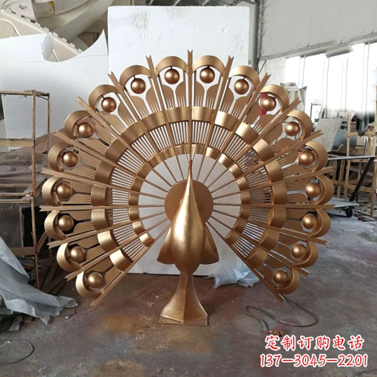 烟台精致而又经典的仿铜色不锈钢孔雀雕塑