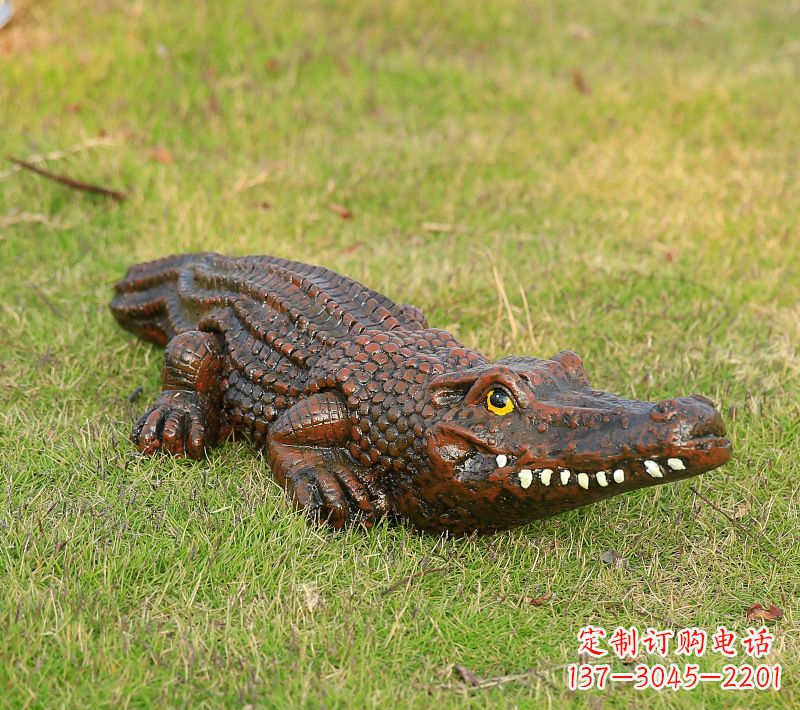 烟台仿真鳄鱼雕塑园林动物景观雕塑