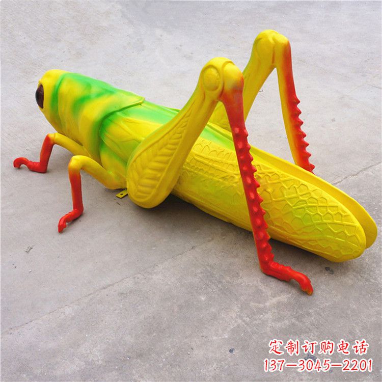 烟台仿真蝗虫玻璃钢蚂蚱雕塑