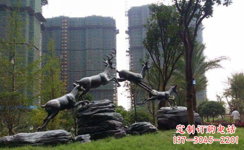 烟台飞奔小鹿小区精美动物铜雕