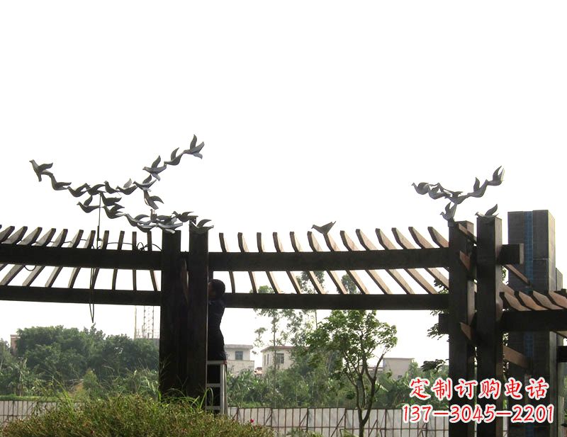 烟台飞翔美景·鸽子雕塑