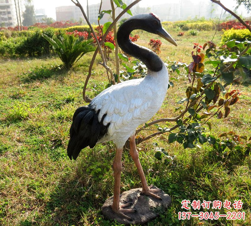烟台精致仙鹤雕塑,飞翔在自由的天空