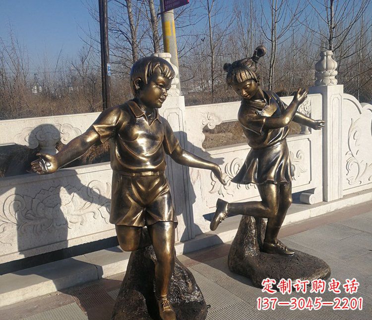 烟台浪漫圆满的精美花篮雕塑