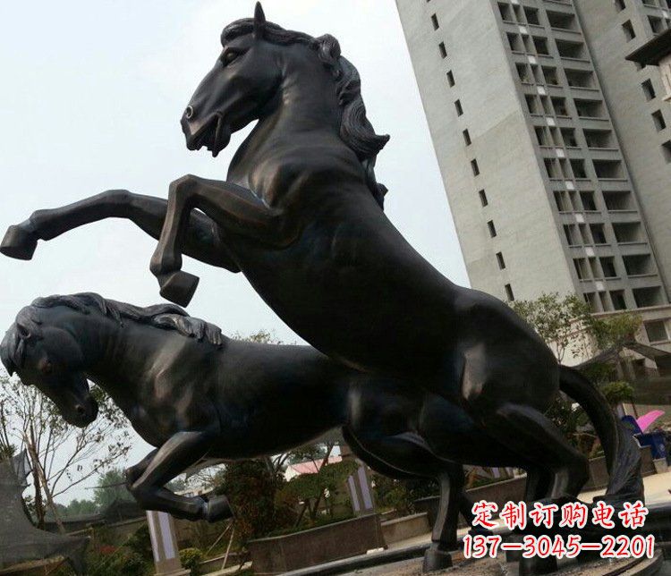 烟台公园奔马动物铜雕塑