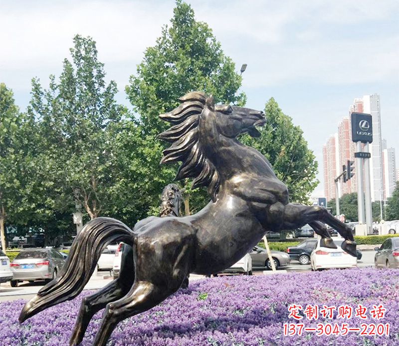 烟台公园奔马铜雕