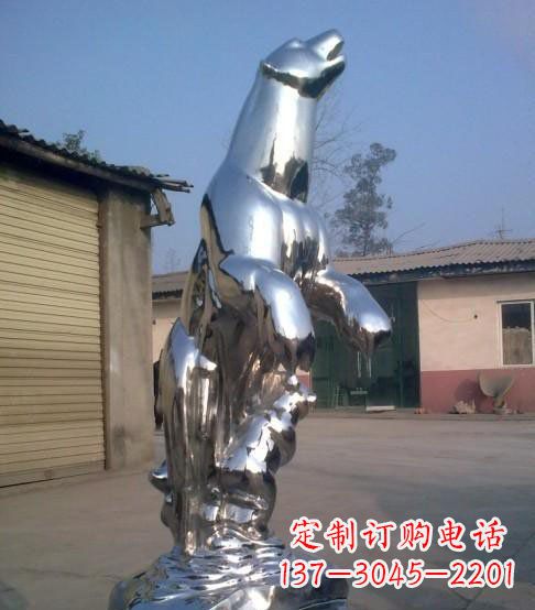 烟台公园不锈钢抽象北极熊动物雕塑