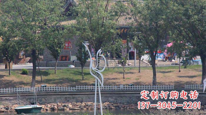 烟台融合瑞雪灵羽,灵灯晶莹不锈钢仙鹤雕塑
