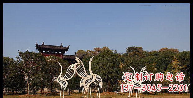 烟台中领雕塑的精美不锈钢仙鹤雕塑
