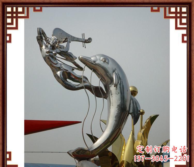 烟台活力满满的海豚雕塑