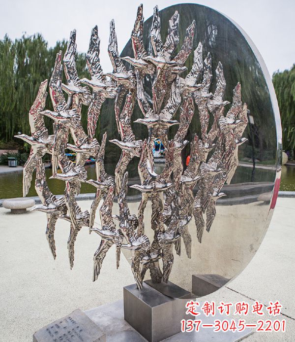 烟台欣赏鸽子轻盈的美丽——不锈钢动物鸽子雕塑