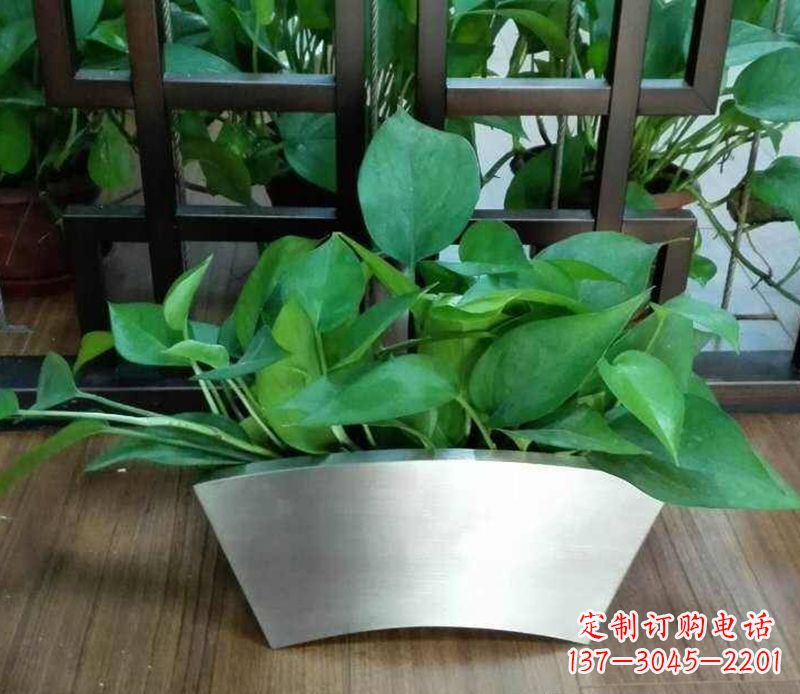 烟台高质量不锈钢花盆雕塑,享受自然完美烘托