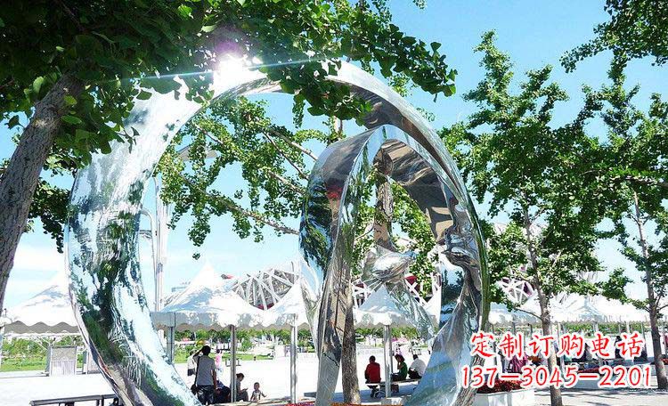 烟台高端实木不锈钢镀层圆环雕塑