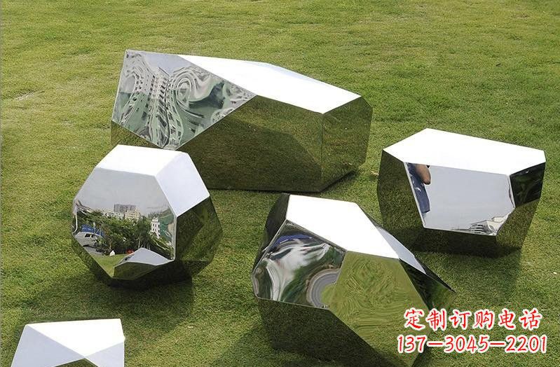 烟台精美不锈钢鹅卵石几何雕塑
