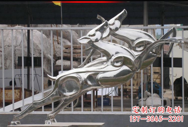 烟台梅花鹿不锈钢高光大型雕塑
