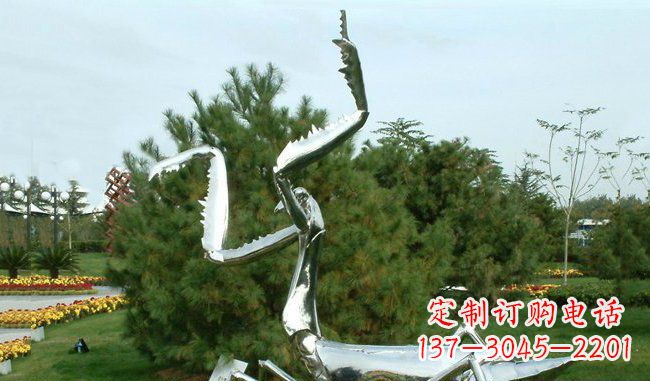 烟台不锈钢螳螂雕塑
