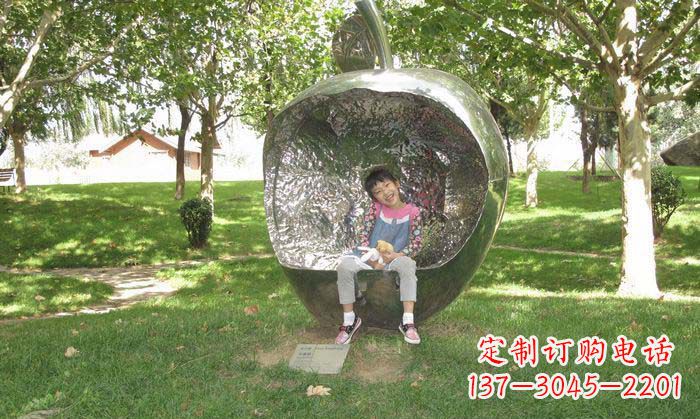 烟台精致雕刻不锈钢苹果座椅雕塑