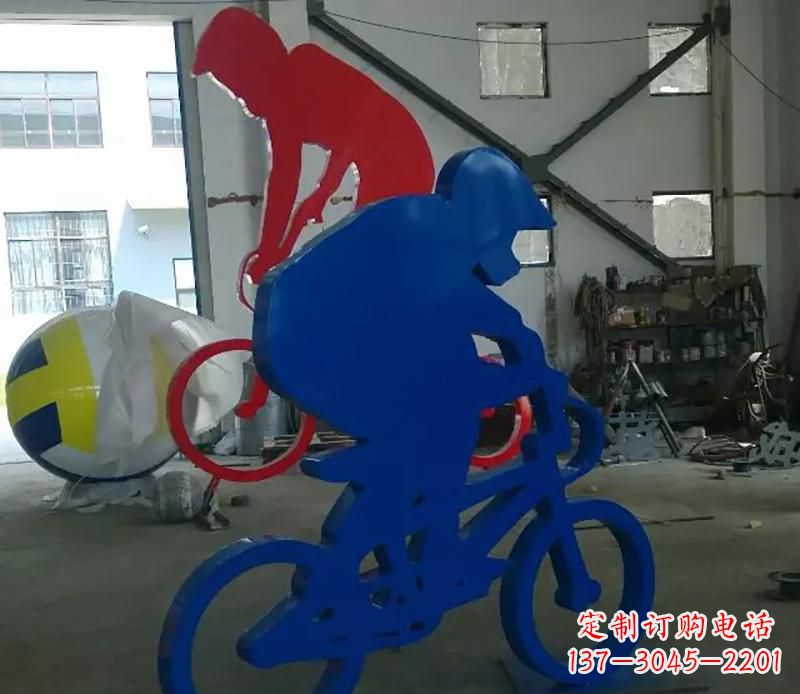 烟台公园不锈钢骑自行车运动人物雕塑