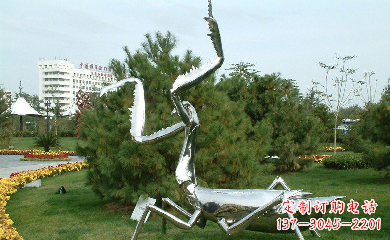 烟台不锈钢雕刻螳螂摆件