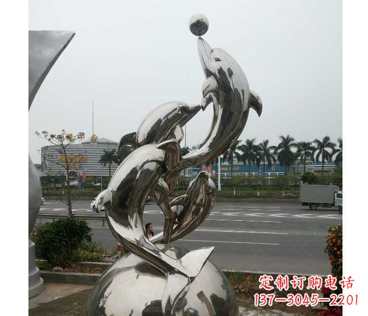 烟台海豚雕塑多功能不锈钢跳跃玩球