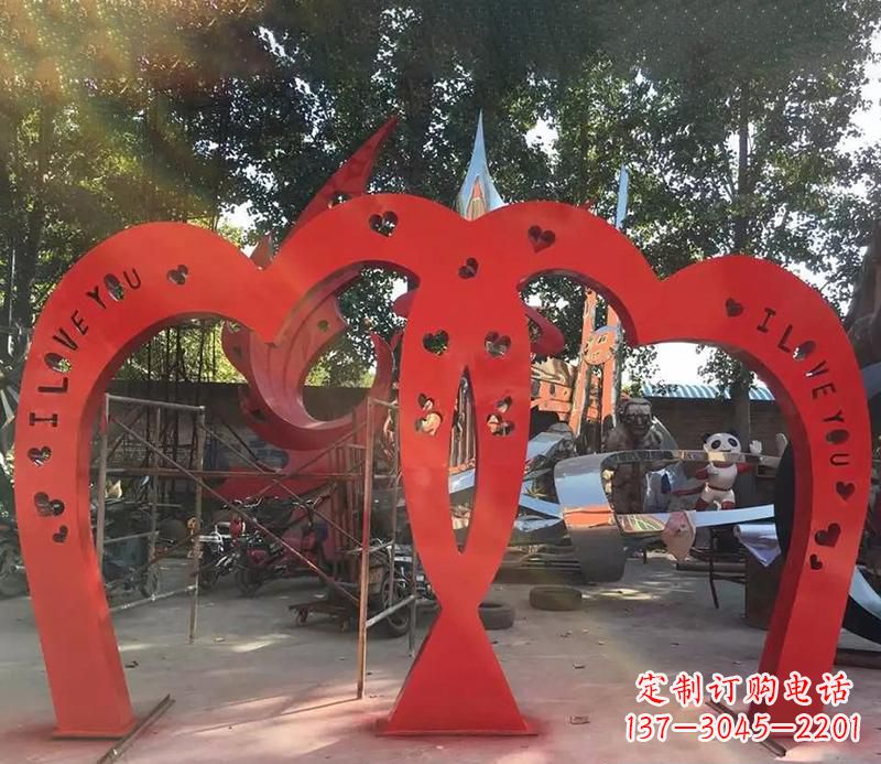 烟台中领雕塑新款不锈钢心形拱门雕塑