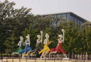 烟台不锈钢雕塑——拿火炬跑步