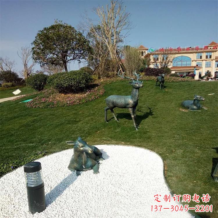 烟台公园草坪动物雕塑摆件铜雕鹿