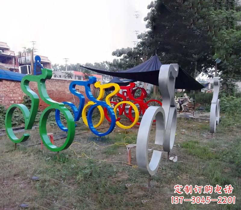 烟台公园抽象不锈钢骑自行车雕塑