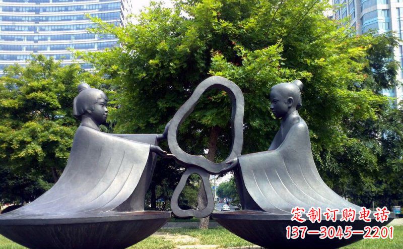 烟台公园抽象孔融让梨景观铜雕