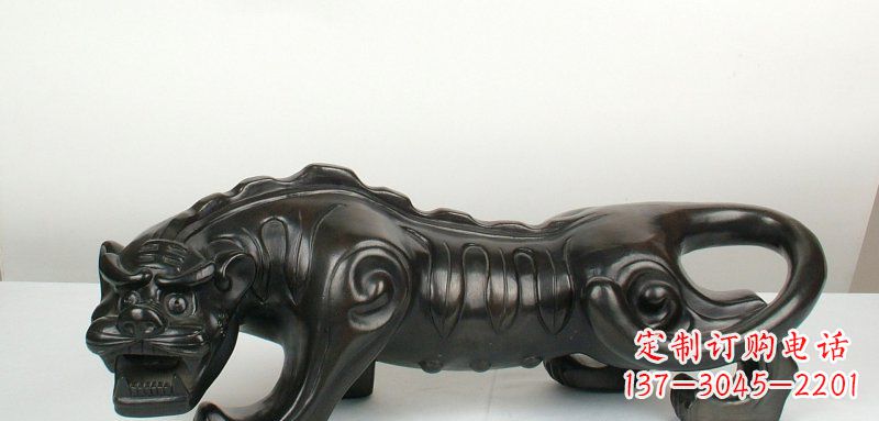 烟台公园抽象老虎动物雕塑