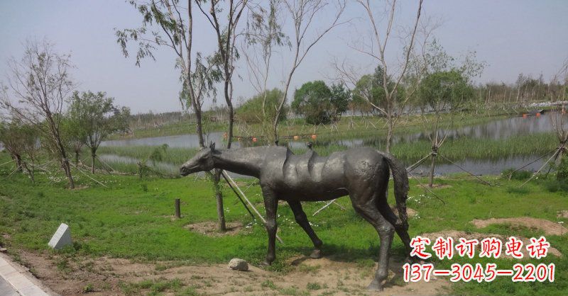 烟台公园抽象马景观铜雕