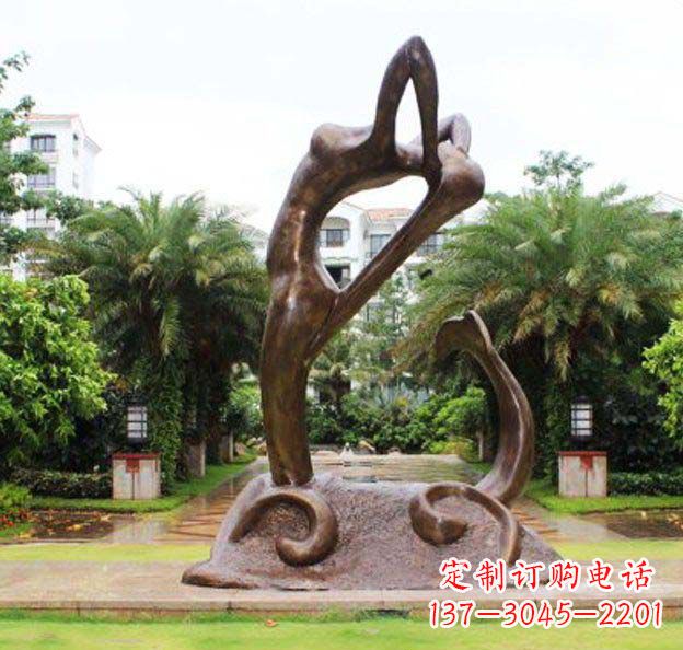 烟台艺术美感之旅——抽象美人鱼雕塑