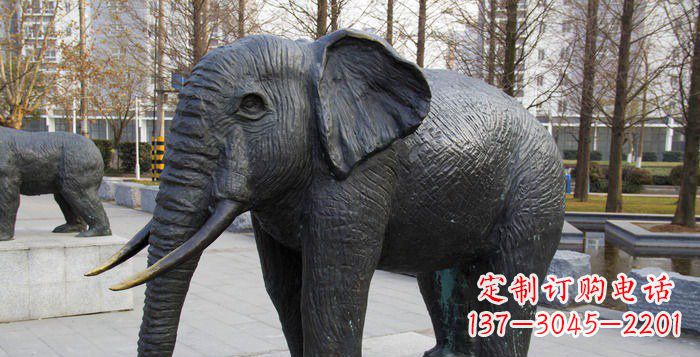 烟台公园大象动物雕塑