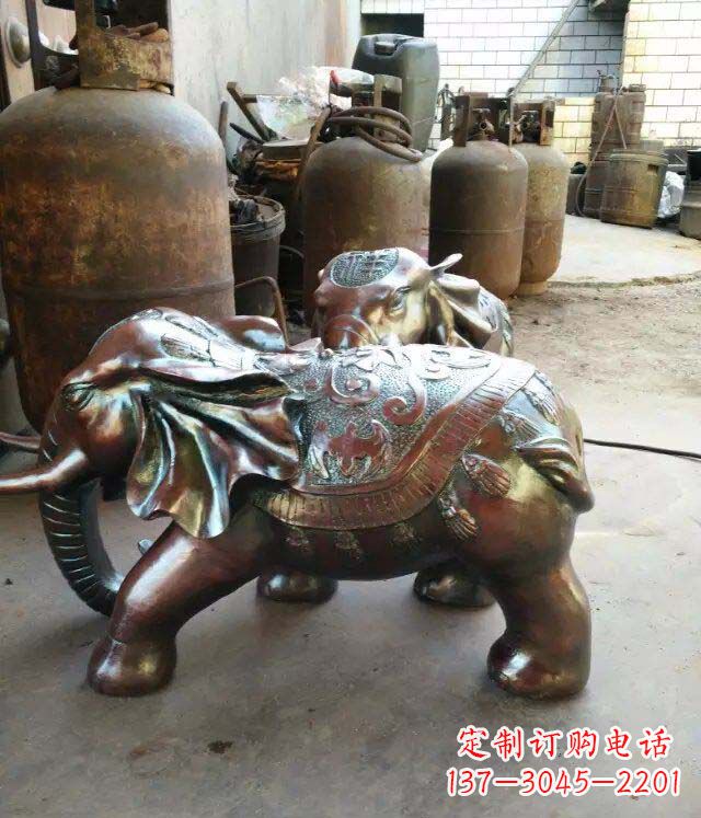 烟台公园大象招财动物铜雕 (2)