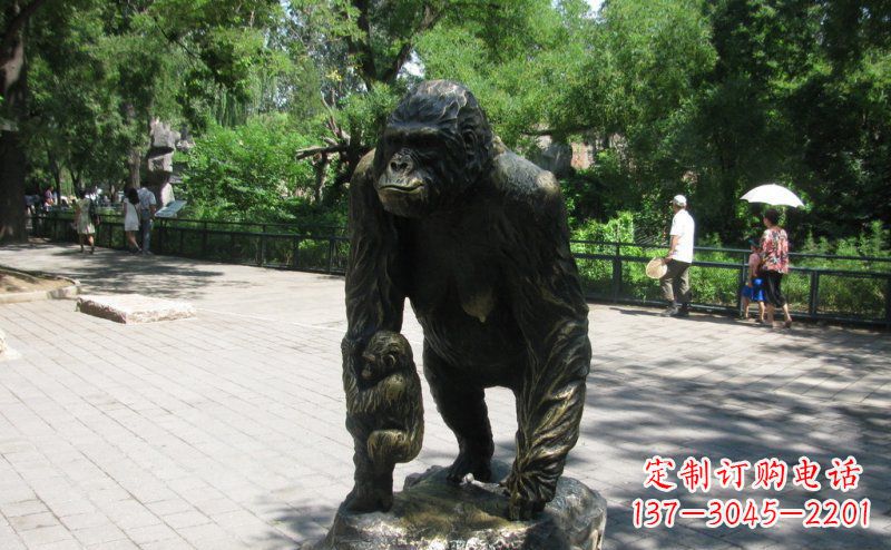 烟台象征力量的猩猩铜雕