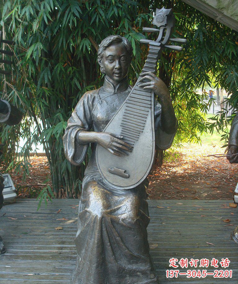 烟台精美绝伦的琵琶女郎铜雕