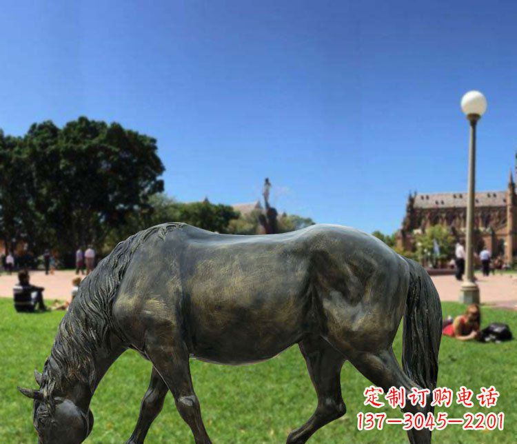烟台公园低头马玻璃钢仿铜动物雕塑