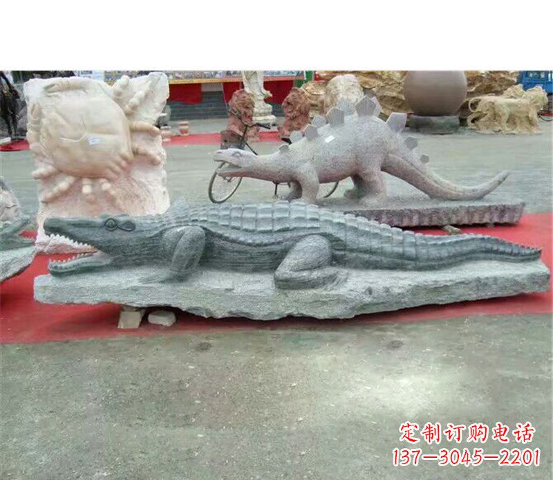 烟台公园动物鳄鱼石雕