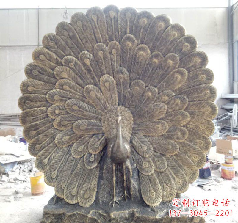 烟台公园动物孔雀铜雕