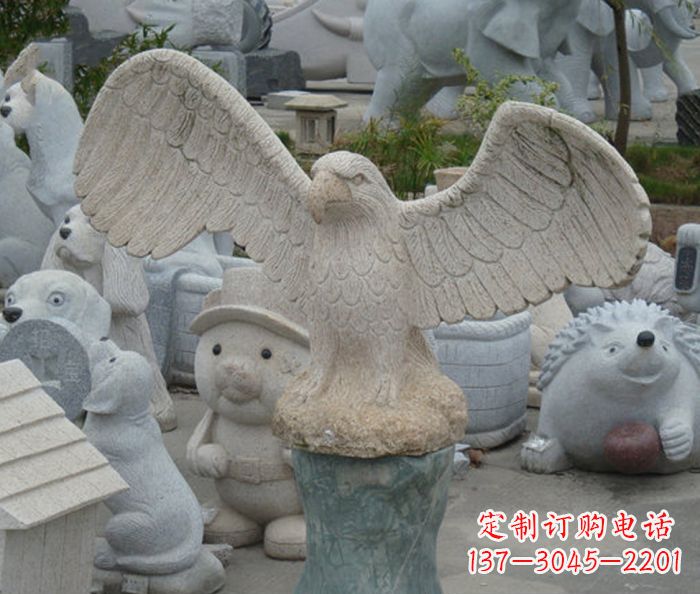 烟台公园动物老鹰石雕