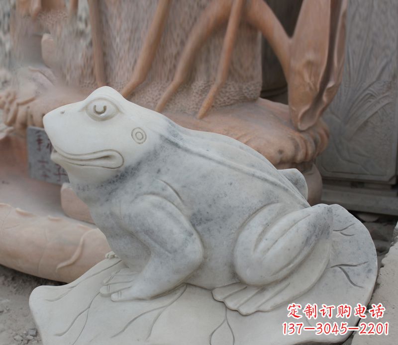 烟台青蛙雕塑生动逼真的公园动物雕塑