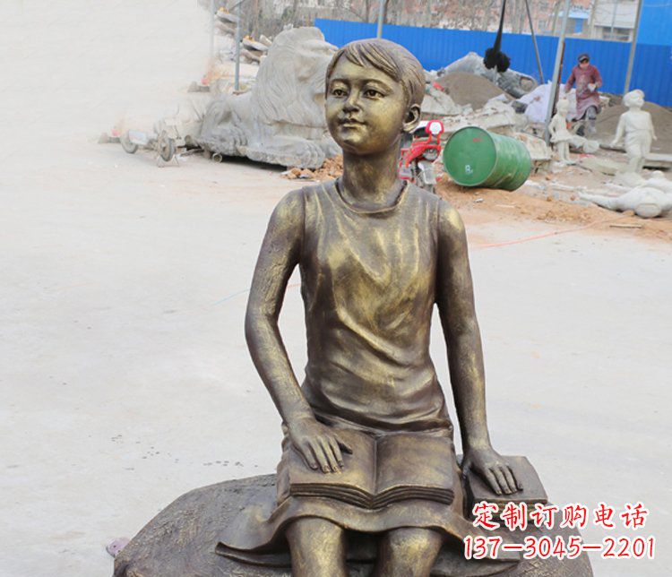烟台公园景观摆件看书的女孩铜雕