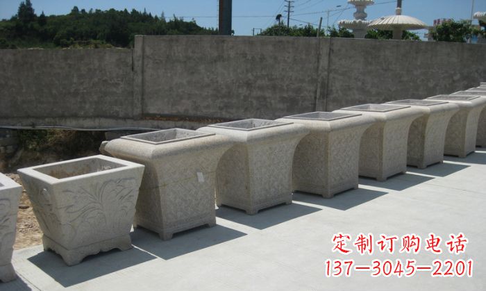 烟台大理石花盆石雕 – 在公园展现精美自然风貌