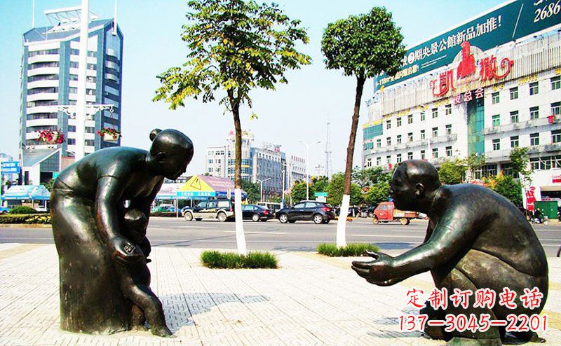 烟台公园景观小孩学走路铜雕