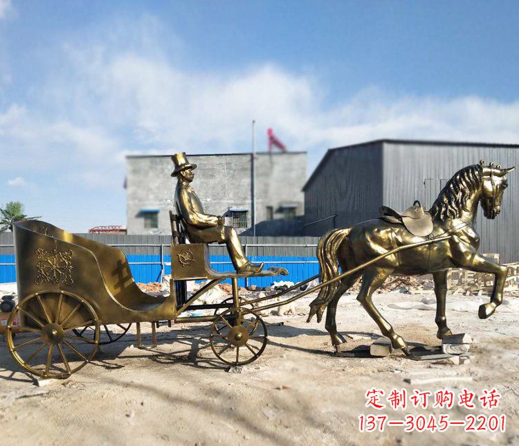 烟台公园景观坐着马车的人物铜雕