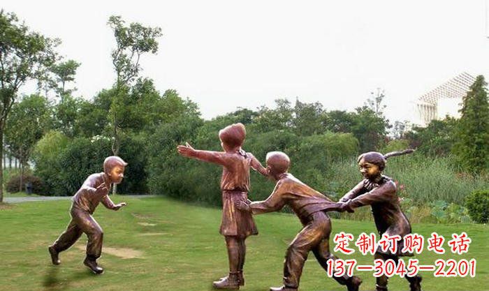 烟台风格多变的老鹰雕塑
